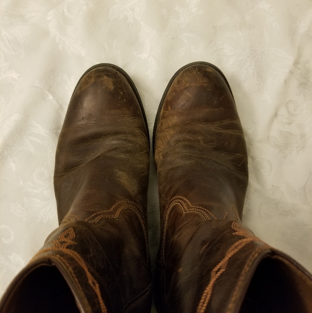 Ariat - Picture 2 of 5